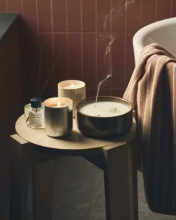 Doftljus Santal Plum 280g Stål