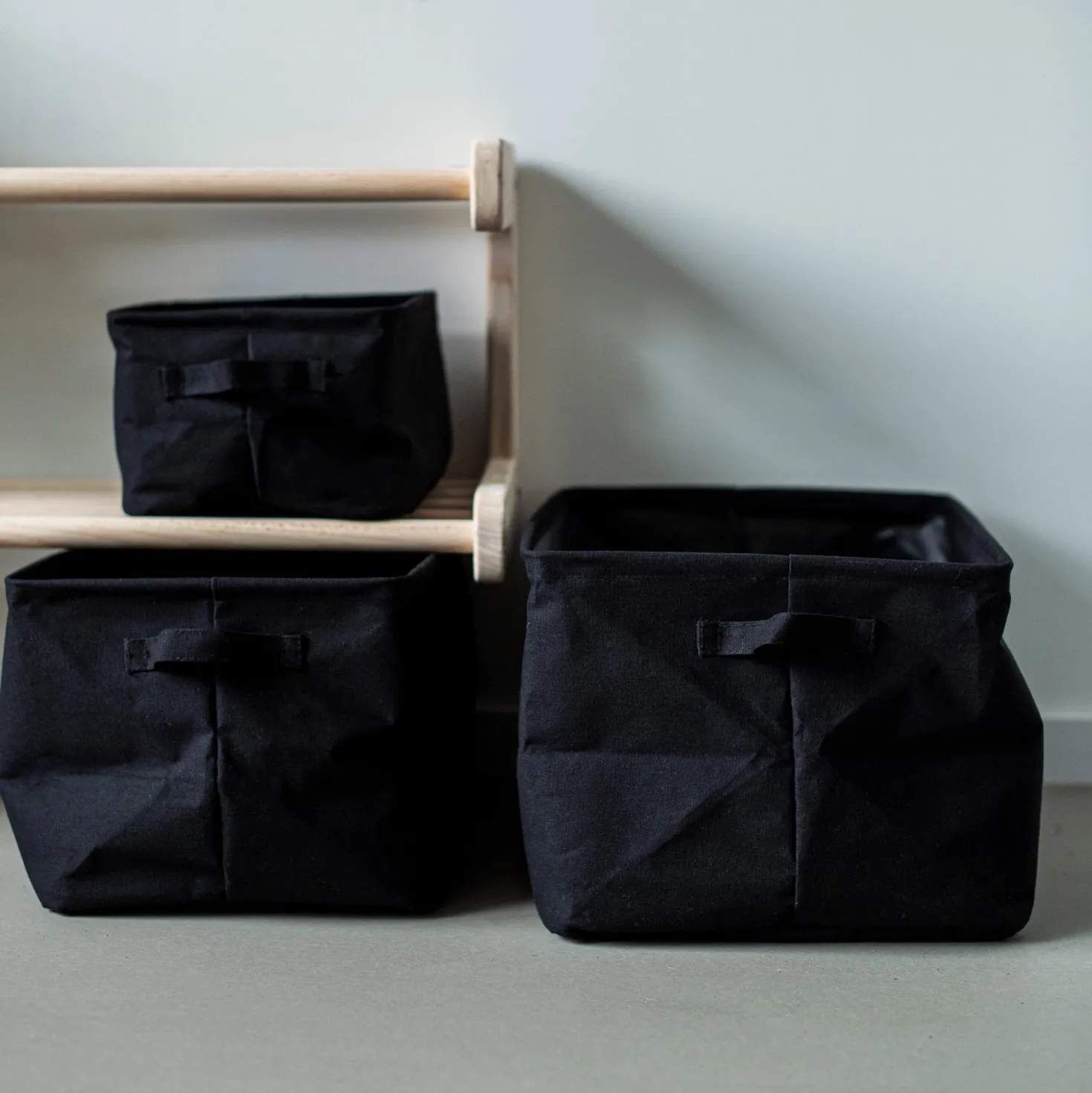 Korg Hopvikbar 27x39cm Svart